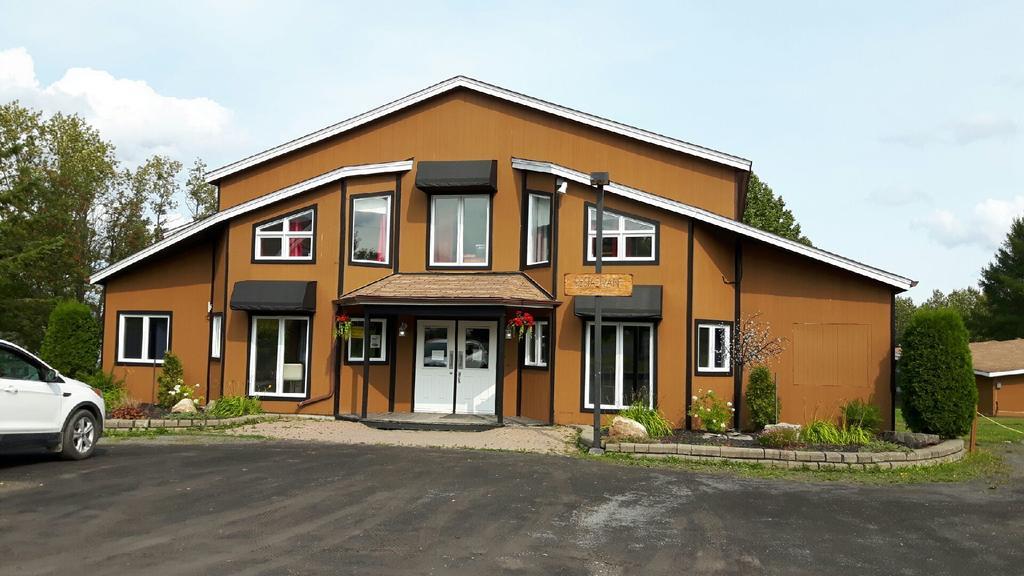 Chalets Du Lac Matapedia Val-Brillant Exterior photo